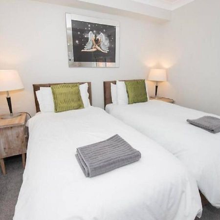 Pelican-Stylish 2-Bed Apartment Close To Beach & Town Scarborough Ngoại thất bức ảnh