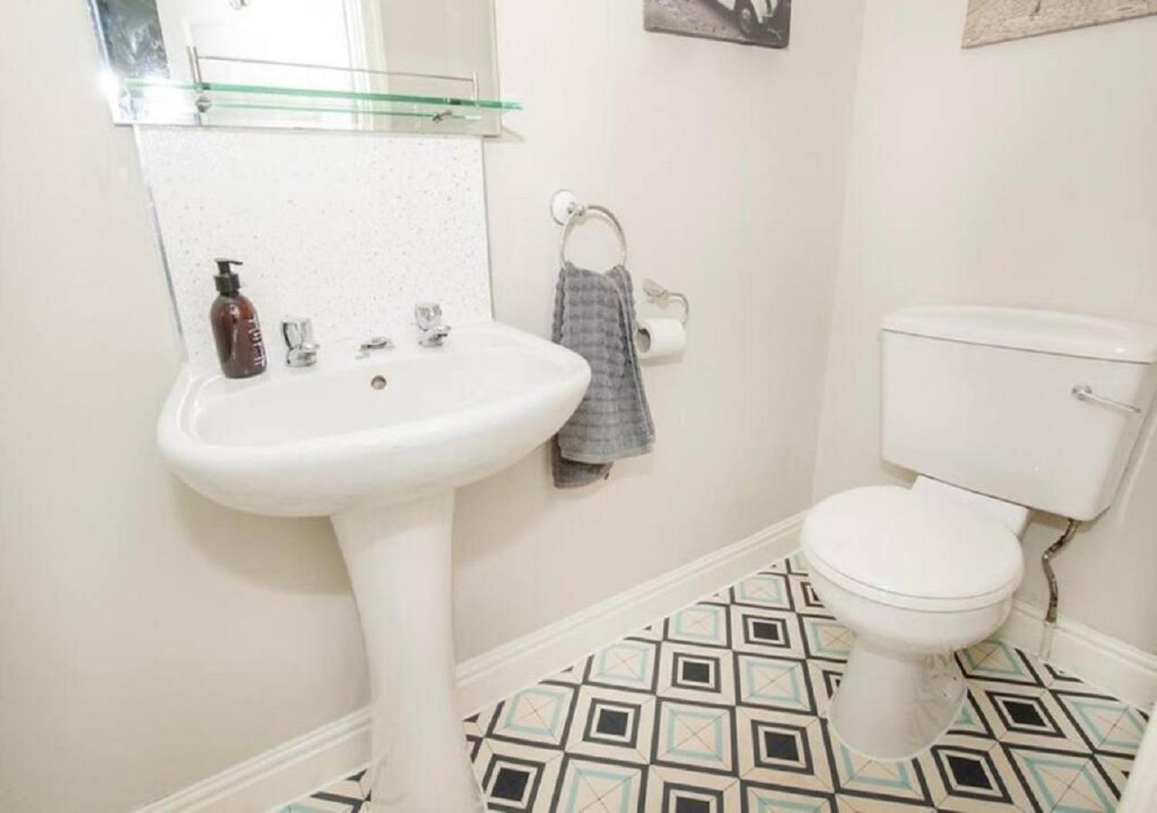 Pelican-Stylish 2-Bed Apartment Close To Beach & Town Scarborough Ngoại thất bức ảnh