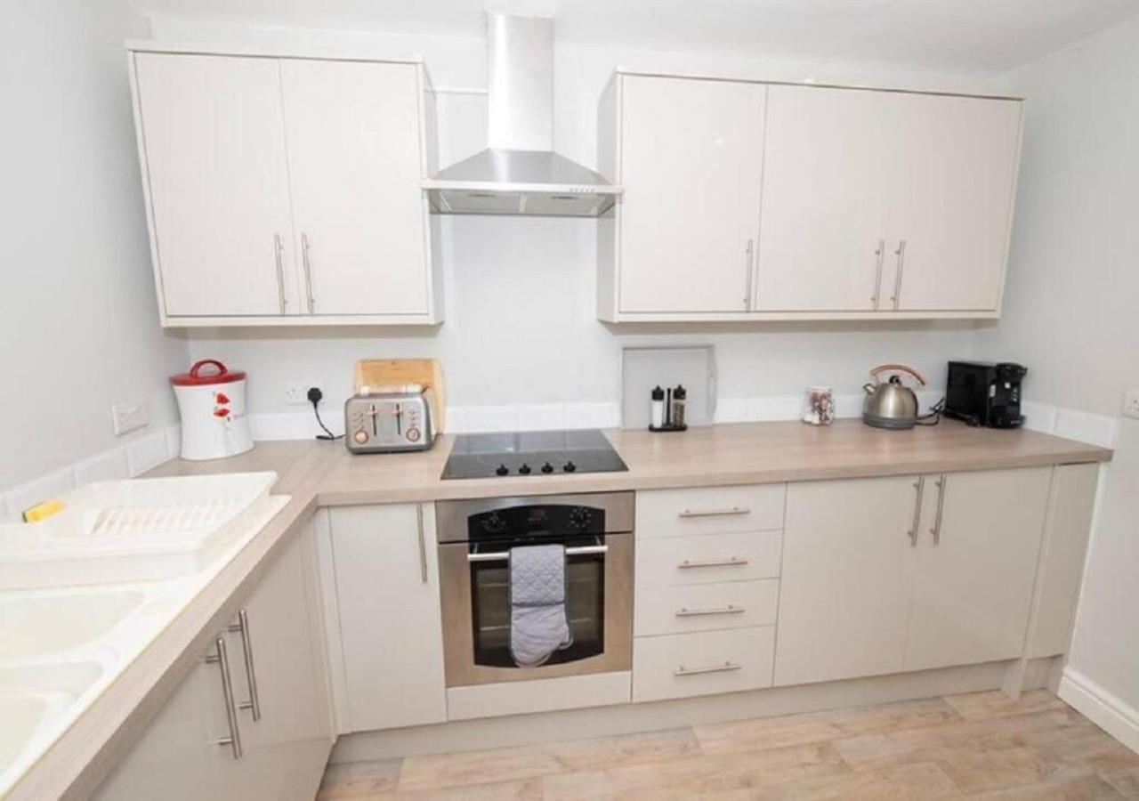 Pelican-Stylish 2-Bed Apartment Close To Beach & Town Scarborough Ngoại thất bức ảnh